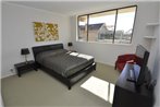 North Sydney Self-Contained Modern Two Bedroom Apartment (21RIG)