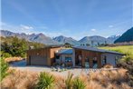 Lookout Retreat - Queenstown Holiday House