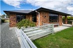 Pae Whenua Retreat - Te Anau Holiday Home