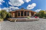 The Snowglobe - Ohakune Modern Yurt Style Chalet