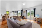 Blue Breeze - Waikanae Beach Holiday Home