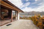 Lakeside Escape - Wanaka Holiday Bach