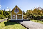 The Gingerbread House with Spa - Ohakune Holiday Home