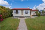 Rustlein Cottage - Te Anau Holiday Home