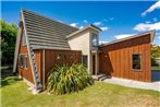 Cosy on Kowhai - Wanaka Holiday Home