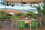 One-Bedroom Apartment with Sea View in Mastrinka