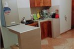 Apartamento completo de 2 habitaciones con ban~os privados