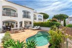 Vale do Lobo Villa Sleeps 4 with Pool Air Con and WiFi