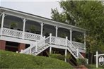 Red Bluff Cottage Bed & Breakfast