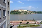 Top place river side apartment -great view 55m2