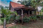 Thai-style Bungalow on Koh Mak Island Basil house with balcony and kitchenette