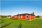 Three-Bedroom Holiday home in Hovborg 3