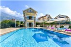 Villa Istanbul - 3 Bedroom Holiday Villa in Hisaronu