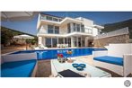 Kalkan Villa Sleeps 6 Pool Air Con WiFi