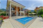 Villa Selma - 4 Bedroom Luxury Child Friendly Villa