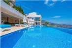 Kalkan Villa Sleeps 10 Pool Air Con WiFi