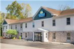 Days Inn & Suites by Wyndham Sellersburg