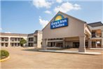 Days Inn & Suites by Wyndham Tyler