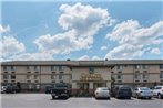 Quality Inn & Suites Detroit Metro Airport