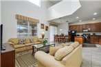 Stunning 6 Bedroom 4.5 Bathr Pool Home in Watersong Resort