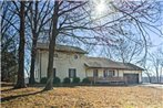 Quiet Cottage with Porch Btwn Branson and Springfield!