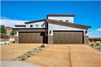 Upscale Moab Townhome with Hot Tub - 20 Min to Arches
