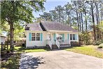 Oak Island Cottage - Walk to Beach and Intracoastal!