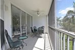 Seagrape Bay #205 - Cozy condo with screened-in lanai