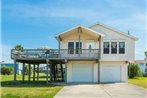 Cute Jamaica Beach Gem with Huge Deck and Pup Friendly Fence