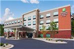 Holiday Inn Express & Suites - Fayetteville