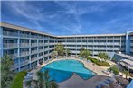 Hilton Head Resort Condo - Walk to Beach!
