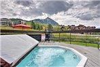 Crested Butte Condo with Hot Tub - Walk to Ski Slopes