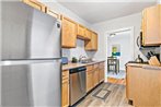 Chicago Local Vibe Residential 1BR Roscoe Village