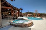 Hibernation Hideaway - hot tub and community pools