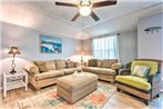 Fort Walton Coastal Retreat with Yard Walk to Beach