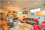 Evolve Urban Seattle Retreat with Rooftop Deck!