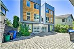 Modern Seattle Townhome with Rooftop Deck!