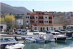 Apartments by the sea Podstrana