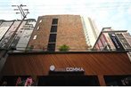 Comma Hotel