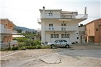 Apartments with a parking space Podstrana