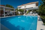 Seaside apartments with a swimming pool Orebic