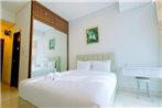 Best Emerald Studio Room Apartment at Capitol Park Residence By Travelio