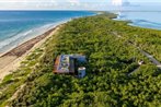 Beachfront Villa in the middle of jungle!