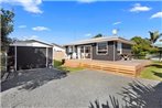 The Black Bach - Mt Maunganui Holiday Home