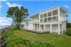 Waihi Beach Beauty - Beachfront Holiday Home