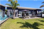 Gibsons Garage - Waihi Beach Holiday Home