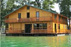 San Art Floating Hostel & Apartments