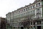 Yulana Hostel on Furshtatskoy